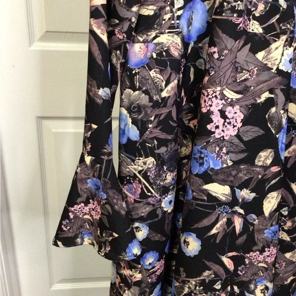 Gianni Bini Black and Blue Floral Long Sleeve Dress - Picture 4 of 8